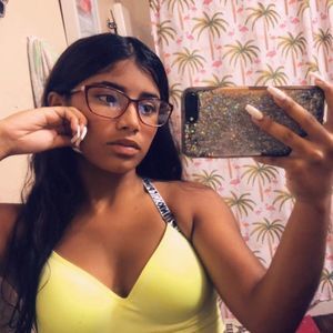 Meet your Posher, Paola